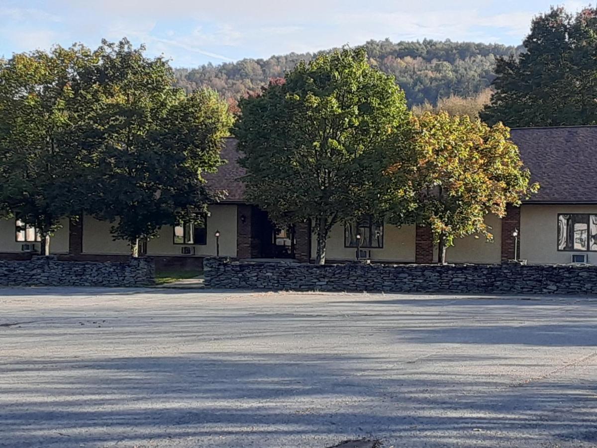 Mountain View Lodge Clifford Exterior photo